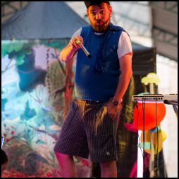 2026/07/20 L'EMPIRE DES CHAUSSETTES TROUEES