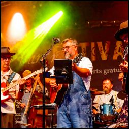 2026-08-19 Viviane et the Woodspeckers